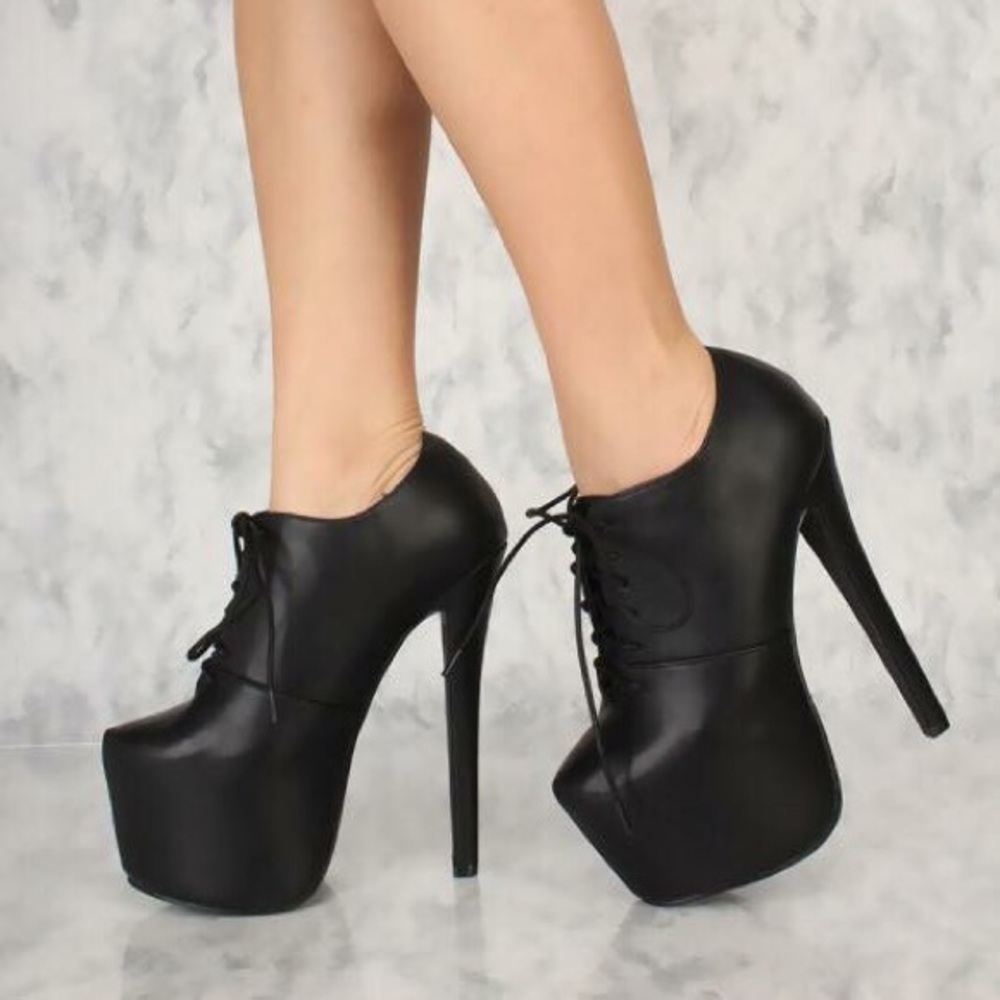 Black Pointy Toe Platform Lace Up Booties